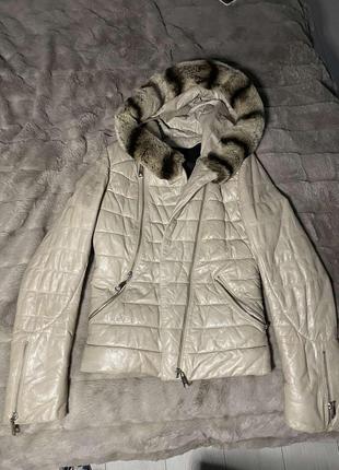 Зимняя куртка из натуральных материалов vizio