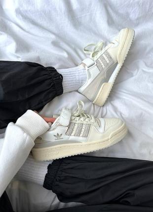 Красивейшие женские кроссовки adidas forum beige/grey бежевые с серым