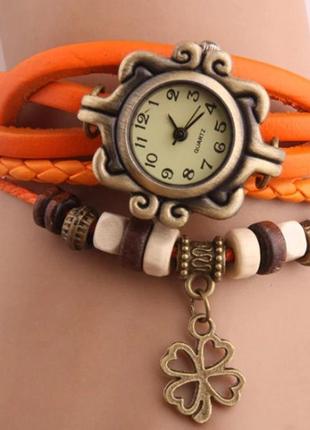 Кварцевые часы с подвесками , уценка!