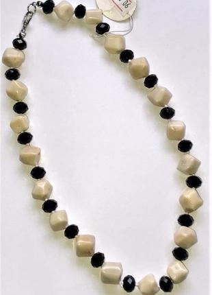 1, бусы  ожерелье   из  натурального   коралла   с   бусинами из чешского   хрусталя