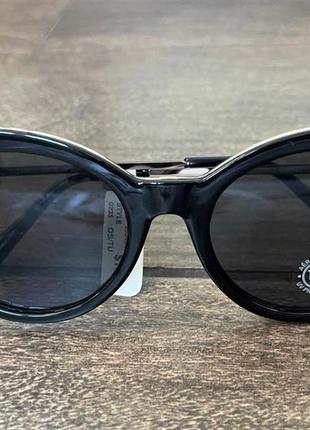 Чорні сонцезахисні окуляри з металевою золотою дужкою aeropostale оригінал