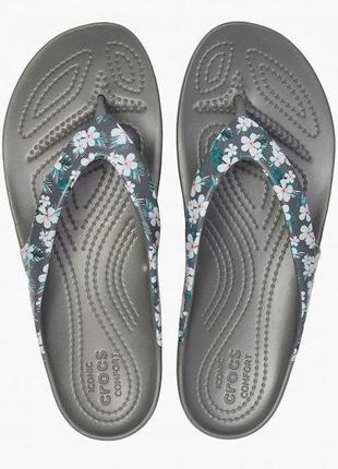 Босоніжки жіночі сандалі crocs kadee ii seasonal sandal 25 см розмір w8 оригінал