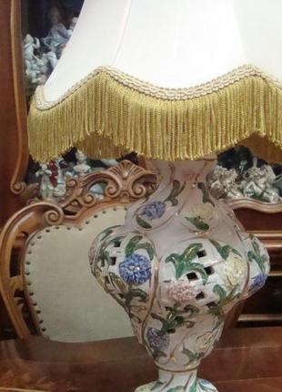 Шикарная настольная лампа фарфор каподимонте италия