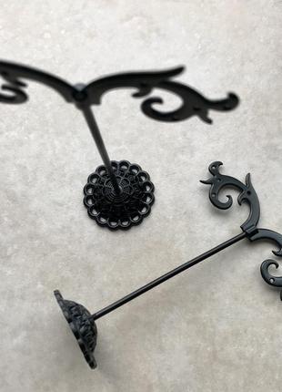 Металлическая подставка для сережек