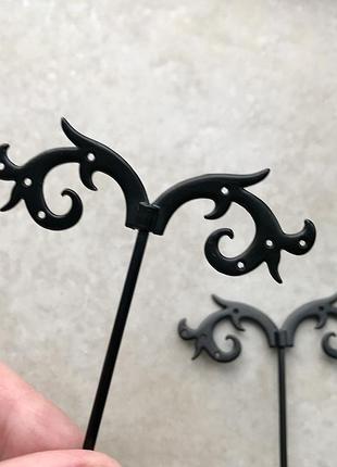 Металлическая подставка для сережек