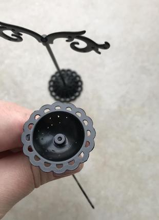 Металлическая подставка для сережек