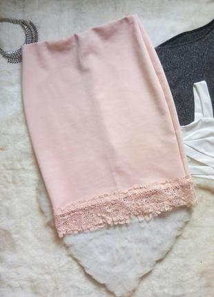 Плотная розовая длинная миди юбка карандаш стрейч неопрен с кружевом вышивкой снизу гипюро2 фото