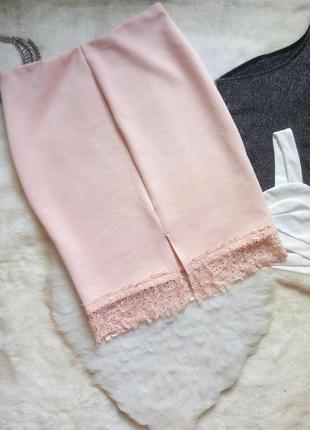 Плотная розовая длинная миди юбка карандаш стрейч неопрен с кружевом вышивкой снизу гипюро5 фото