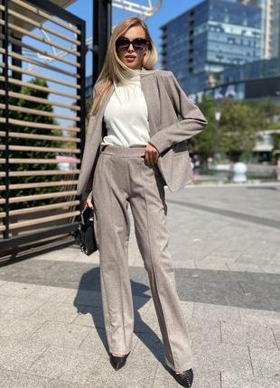 Брючный кашемировый костюм с узором "елочка"