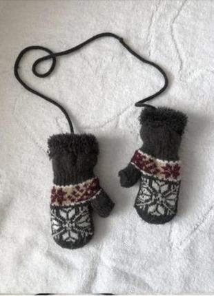 Варежки детские тёплые на веревке рукавички перчатки зимние зима