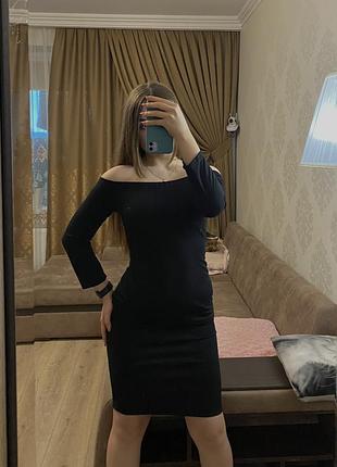 Трикотажне плаття від zara з відкритими плечима