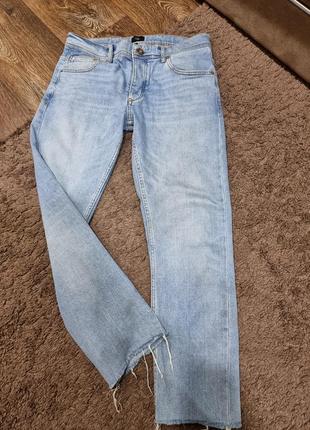 Круті укорочені чоловічі джинси1 фото