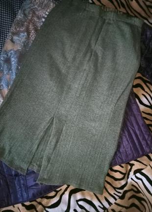 Мягкая шерстяная трикотажная юбка со шлицей4 фото