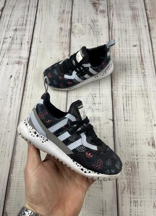 Детские кроссовки