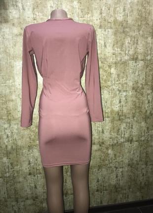 Розовое платье, пудовое платье, мини платье, нюдовое с декольте6 фото