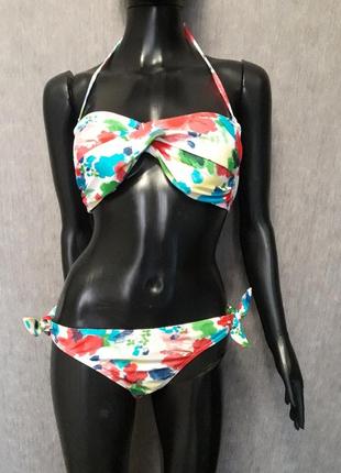 Яскравий купальник