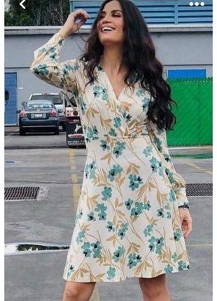 Базове плаття у квітковий принт h&m