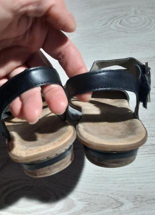 Кожаные босоножки сандали на низком ходу на липучках rieker босоніжки сандалі5 фото