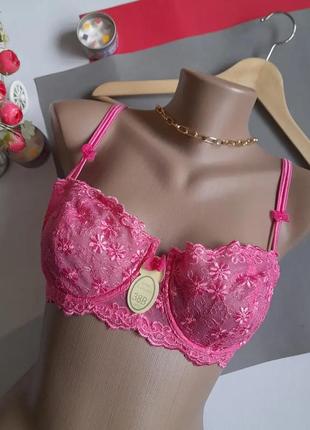 La senza кружевной легкий бюстик. сток. 85 б

сток