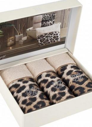 Набор кухонных полотенец tivolyo home leopard hardal 3-30*50