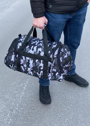 Спортивна дорожня сумка у сірому камуфляжі nike2 фото