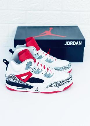 Кросівки чоловічі nike air jordan 4 кросівки nike jordan aura найк джордан