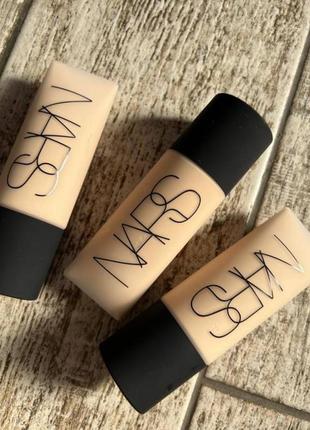 Nars матовий тональний крем soft matte complete foundation