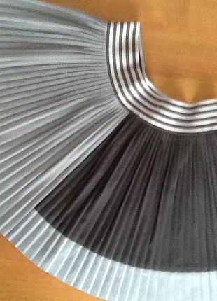 Красива спідниця сіра міні