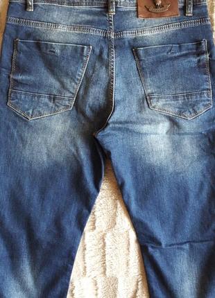 Стильные мужские джинсы8 фото