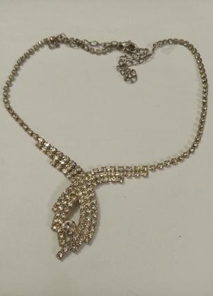 Колье белые стразы