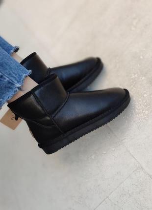 Черные натуральные кожаные кожа угги уги ботинки снегоходы женские itts низкие короткие 23 см 23.5 25.5 см1 фото