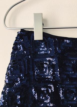 Шикарная юбка в пайетках глубокого синего цвета h&m нарядная синяя мини юбка5 фото
