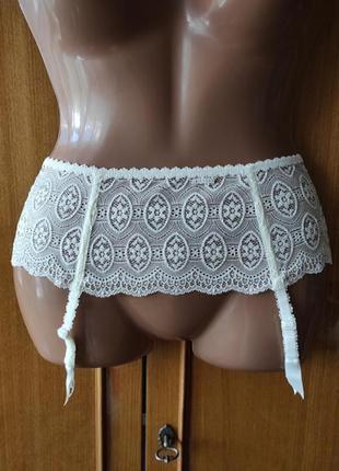 Triumph пояс для панчох