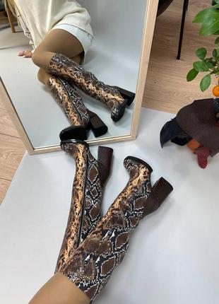 Эксклюзивные сапоги из натуральной итальянской кожи рептилия женские на каблуке6 фото