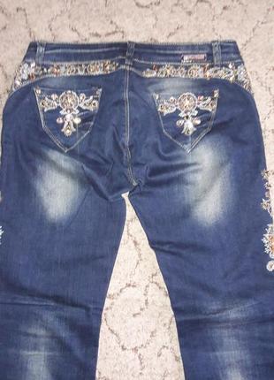 Очень красивые и нарядные джинсы2 фото