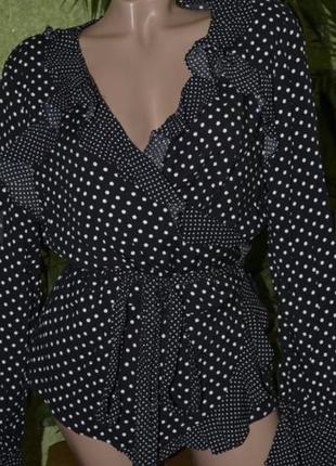 Романтичная блуза в горошек на запах тренд весны горох блуза с рюшеми и воланами4 фото