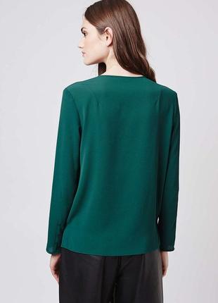 Изумрудная блузка с драпировкой спереди topshop темно-зеленая блузка с длинным рукавом4 фото