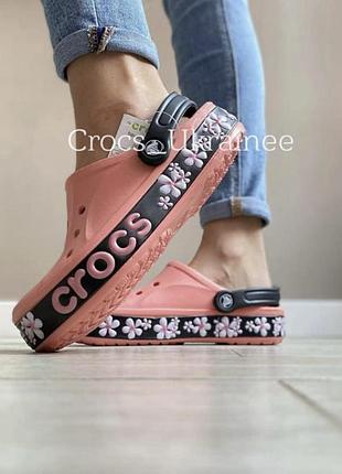 Женские кроксы crocs bayband