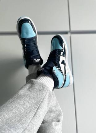 Кросівки чоловічі / жіночі сині з шкіри nike air jordan 1 retro high unc patent blue2 фото