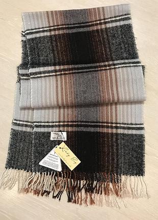 Очень красивый и стильный шарф.