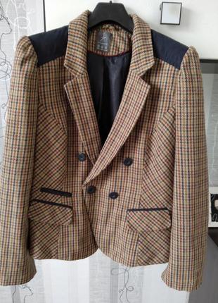 Красивенный теплый пиджак шерсть с лацканами и баской 184 фото