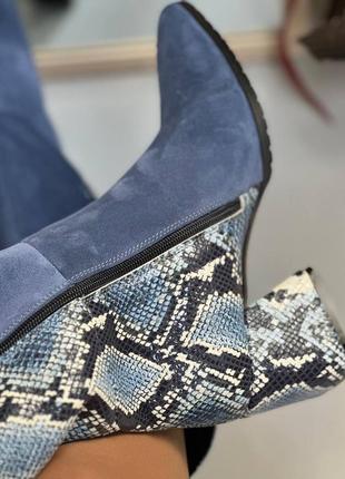 Екслюзивні чоботи з італійської шкіри та замші жіночі рептилія сині джинс7 фото
