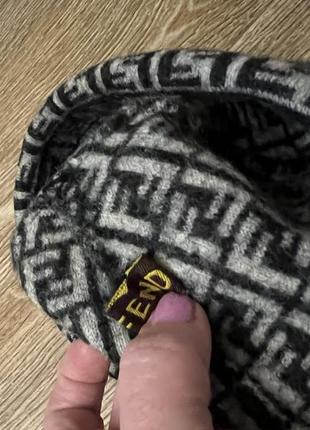 Шерстяная шапка fendi6 фото