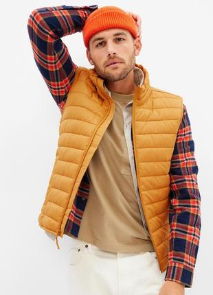 Теплая жилетка gap