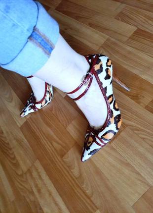 Леопардовые кожаные туфли с ремешком на каблуке4 фото