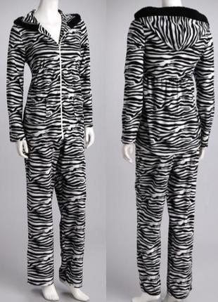 1,  очень мягенький флисовый домашний костюм с принтом зебра. размер l