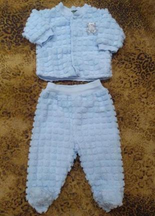 Красивый,флисовый фирменный костюмчик на малыша  2 месяца1 фото
