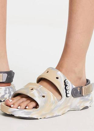 Sale!crocs all-terrain marbled sandal

крокс босоножки мужские.2 фото