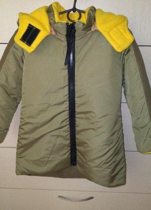 Куртка пальто на дівчинку холодна весна осінь на 5-6 років