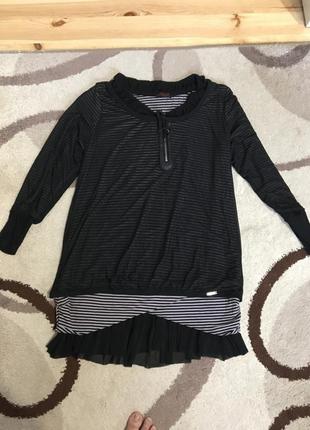 Короткое платье.